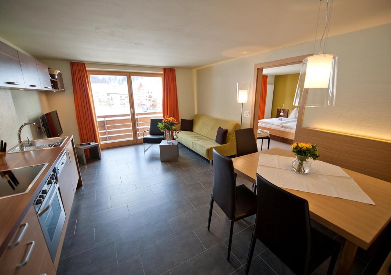 Hotel Garni Bergsonne Samnaun Quarto foto